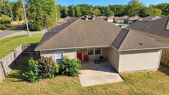 15 Bryant St, Ward, AR 72176