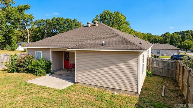 15 Bryant St, Ward, AR 72176