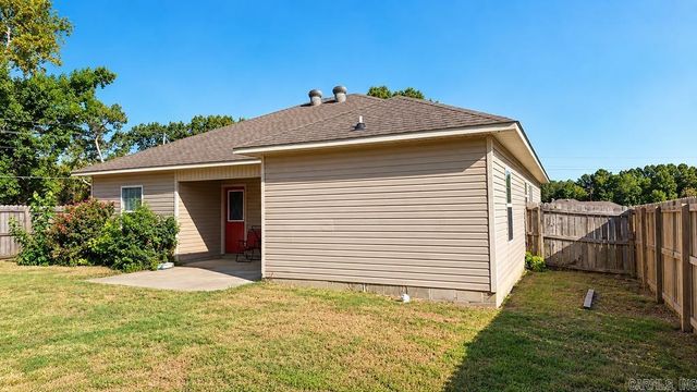 15 Bryant St, Ward, AR 72176