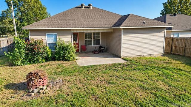 15 Bryant St, Ward, AR 72176
