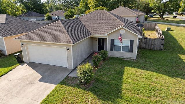 15 Bryant St, Ward, AR 72176