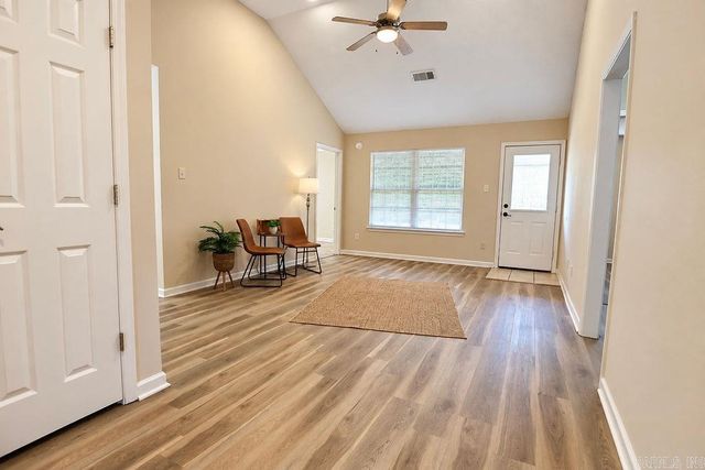 15 Bryant St, Ward, AR 72176