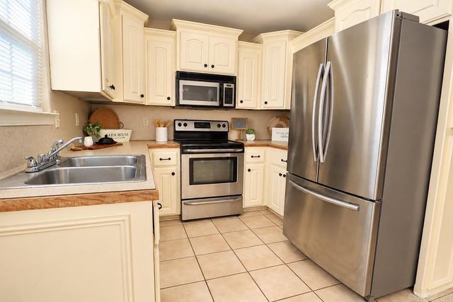 15 Bryant St, Ward, AR 72176