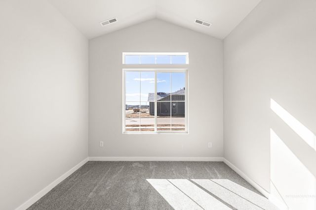 5186 E Phelps Lake Dr, Nampa, ID 83687