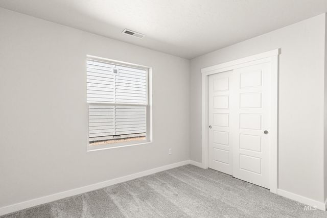 5186 E Phelps Lake Dr, Nampa, ID 83687