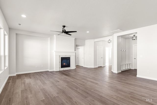 5186 E Phelps Lake Dr, Nampa, ID 83687