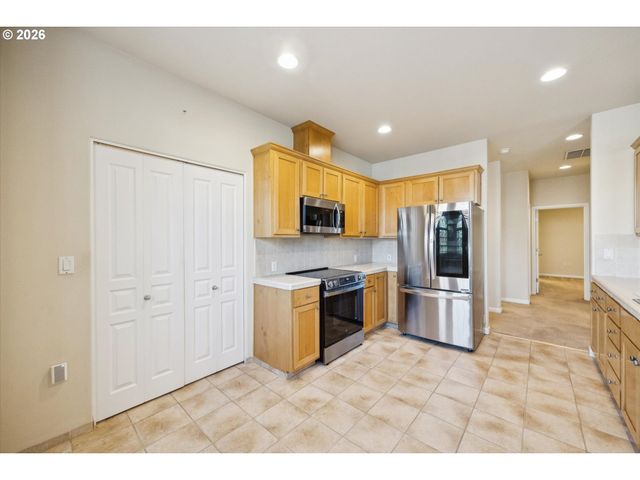 5305 SUMMERLINN Way, West Linn, OR 97068