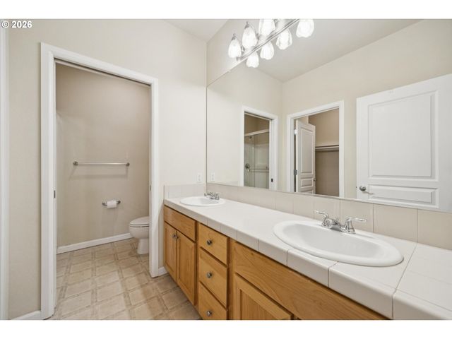 5305 SUMMERLINN Way, West Linn, OR 97068