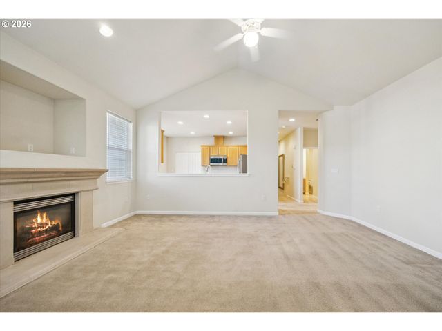 5305 SUMMERLINN Way, West Linn, OR 97068