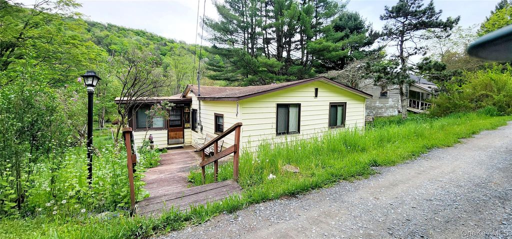 32 Brookside Drive, Woodbourne, NY 12788