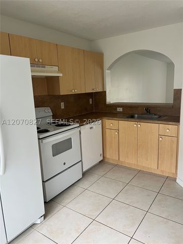 2911 SE 13th Ave 104-49, Homestead, FL 33035