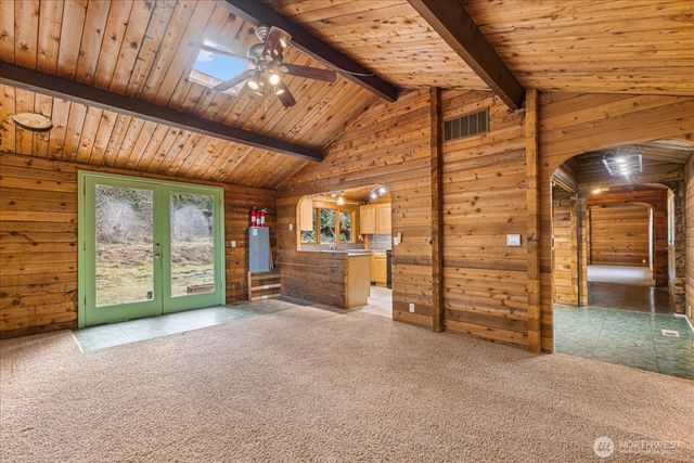 86 N Camano Ridge Road, Camano Island, WA 98282