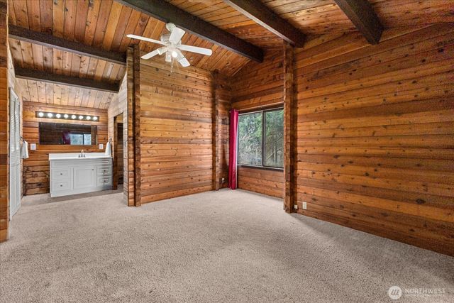 86 N Camano Ridge Road, Camano Island, WA 98282