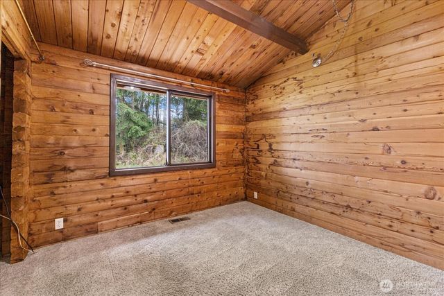 86 N Camano Ridge Road, Camano Island, WA 98282