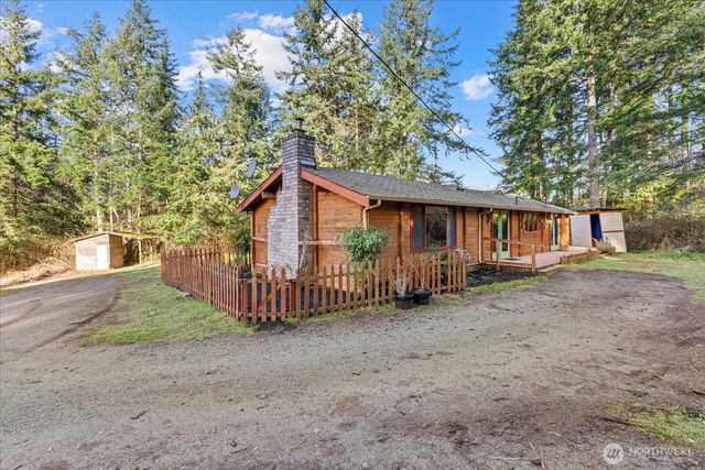 86 N Camano Ridge Road, Camano Island, WA 98282