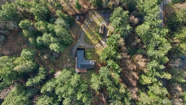 86 N Camano Ridge Road, Camano Island, WA 98282