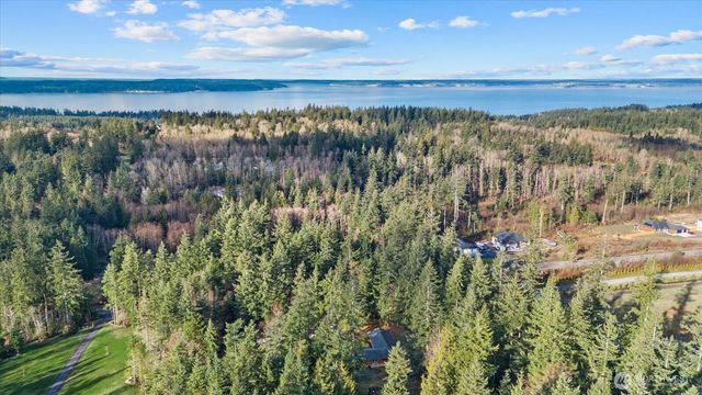 86 N Camano Ridge Road, Camano Island, WA 98282