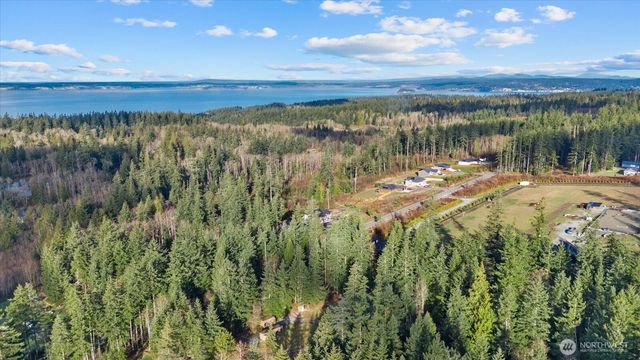 86 N Camano Ridge Road, Camano Island, WA 98282