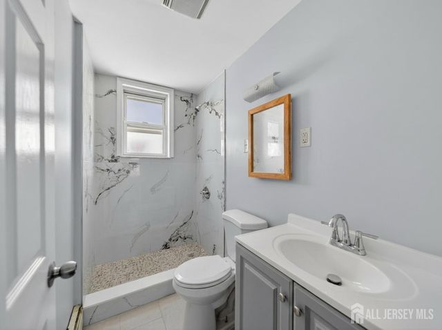 125 Lowell Street 1st, Carteret, NJ 07008