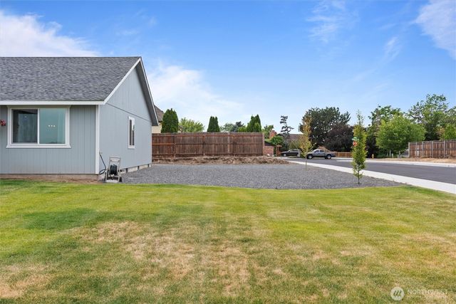 318 N Saratoga Way, Moses Lake, WA 98837