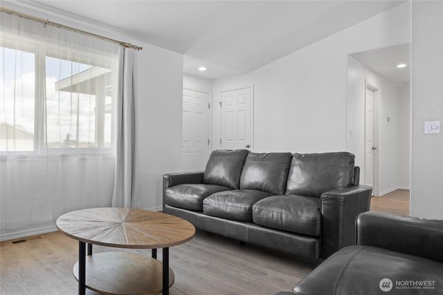 318 N Saratoga Way, Moses Lake, WA 98837