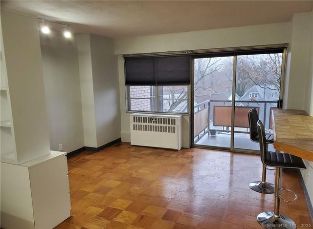 80 Cartright Street 6L, Bridgeport, CT 06604