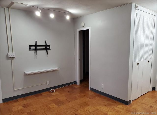 80 Cartright Street 6L, Bridgeport, CT 06604