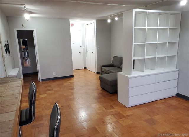 80 Cartright Street 6L, Bridgeport, CT 06604