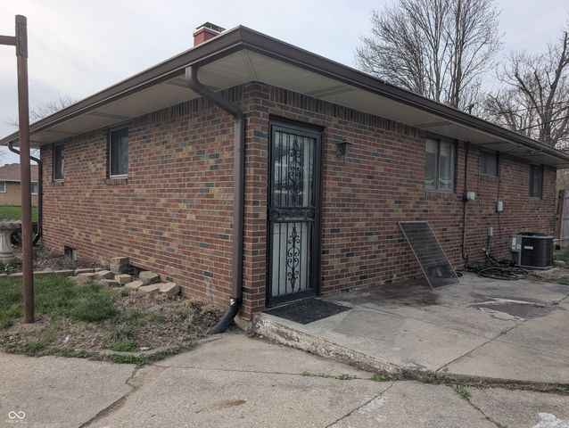 225 Clark Avenue, Beech Grove, IN 46107