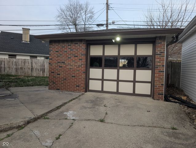 225 Clark Avenue, Beech Grove, IN 46107