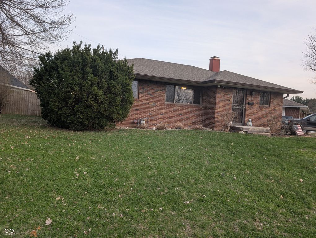 225 Clark Avenue, Beech Grove, IN 46107