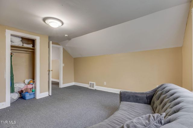 1802 Washington Avenue, Kingsport, TN 37664