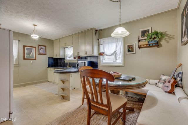 1802 Washington Avenue, Kingsport, TN 37664