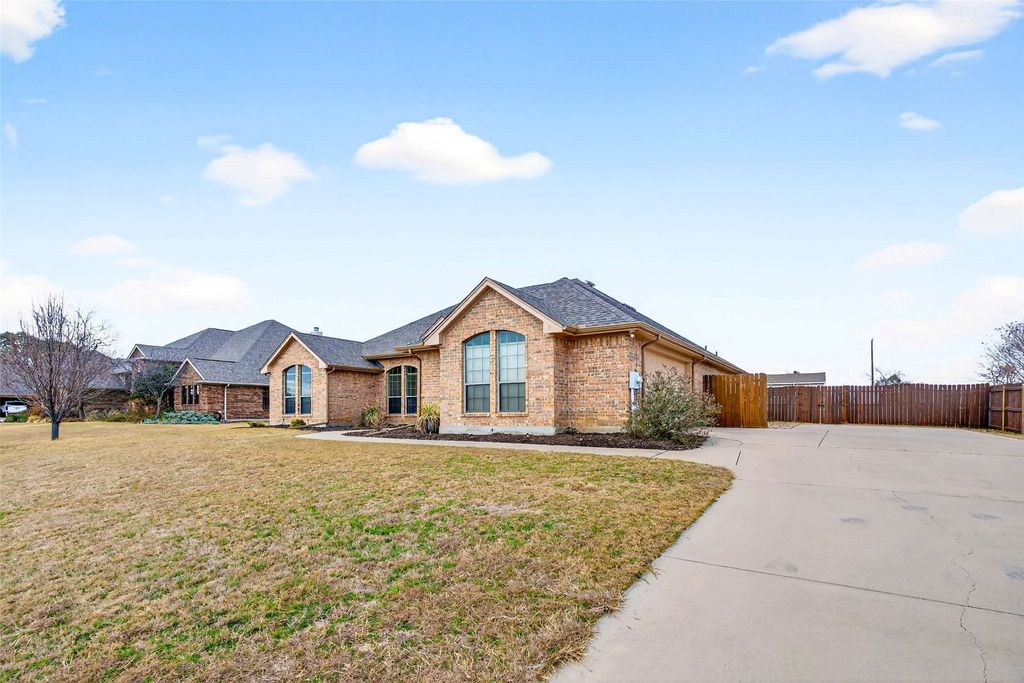 805 Blue Quail Drive, Weatherford, TX 76087