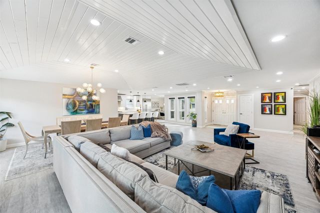 10206 Burgoyne Road, Houston, TX 77042