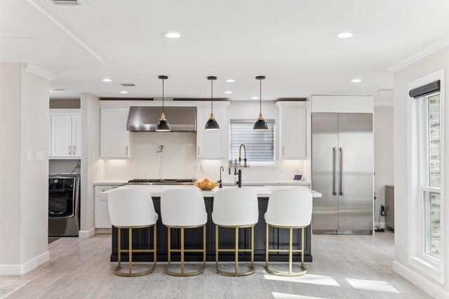 10206 Burgoyne Road, Houston, TX 77042