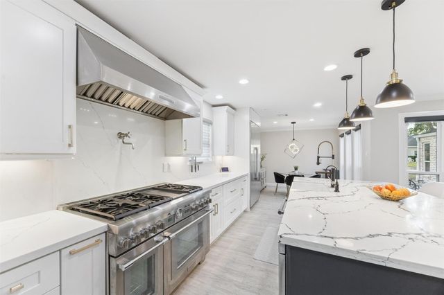 10206 Burgoyne Road, Houston, TX 77042