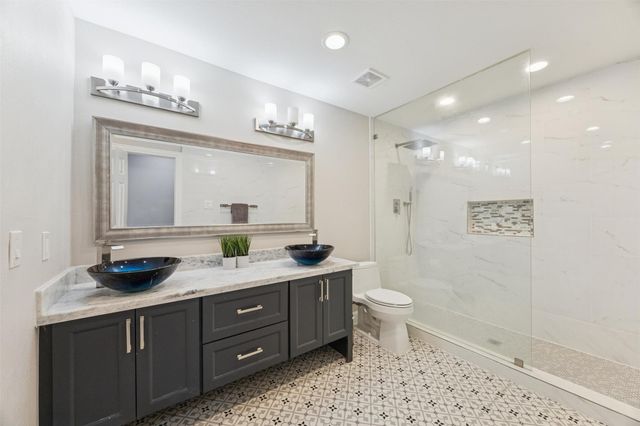 10206 Burgoyne Road, Houston, TX 77042