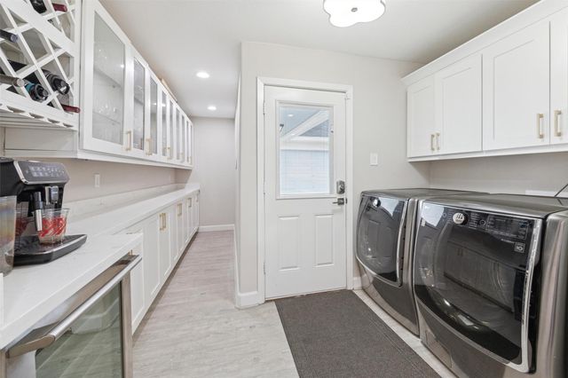 10206 Burgoyne Road, Houston, TX 77042