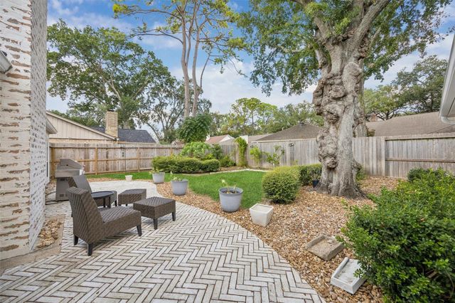 10206 Burgoyne Road, Houston, TX 77042