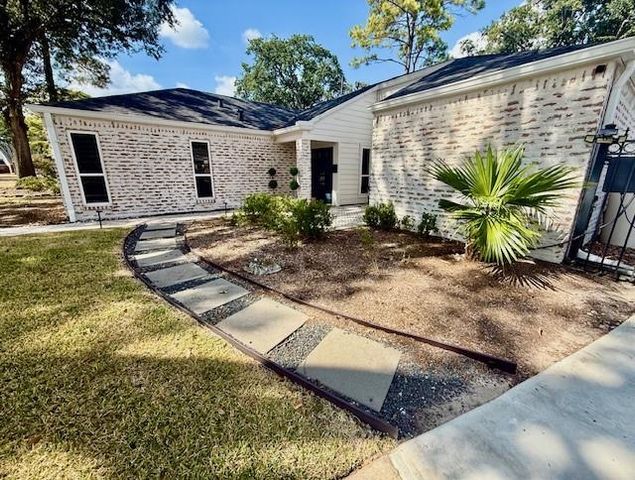 10206 Burgoyne Road, Houston, TX 77042