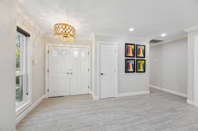 10206 Burgoyne Road, Houston, TX 77042