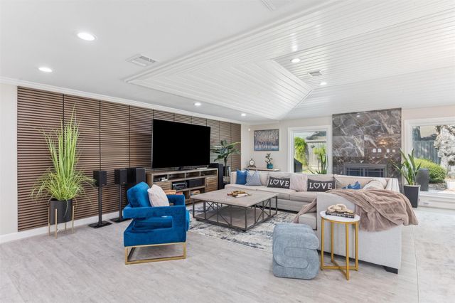 10206 Burgoyne Road, Houston, TX 77042