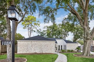 10206 Burgoyne Road, Houston, TX 77042