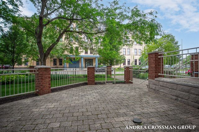 141 Central Avenue 120, Holland, MI 49423