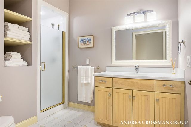 141 Central Avenue 120, Holland, MI 49423