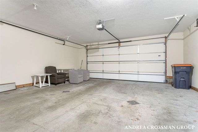 141 Central Avenue 120, Holland, MI 49423