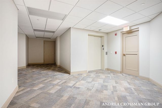 141 Central Avenue 120, Holland, MI 49423