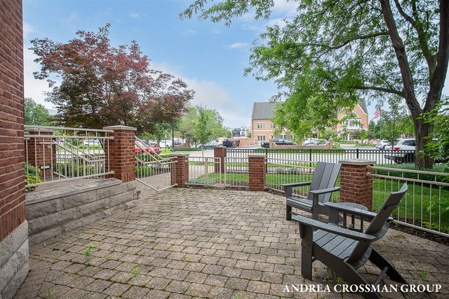 141 Central Avenue 120, Holland, MI 49423
