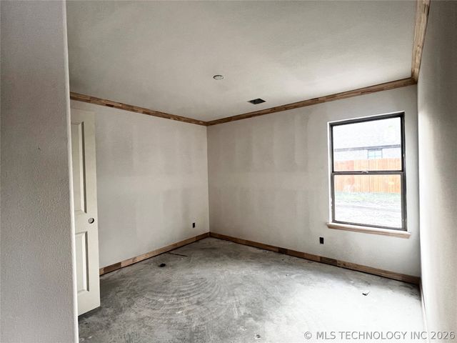 5827 Coldspring Lane, Bartlesville, OK 74006